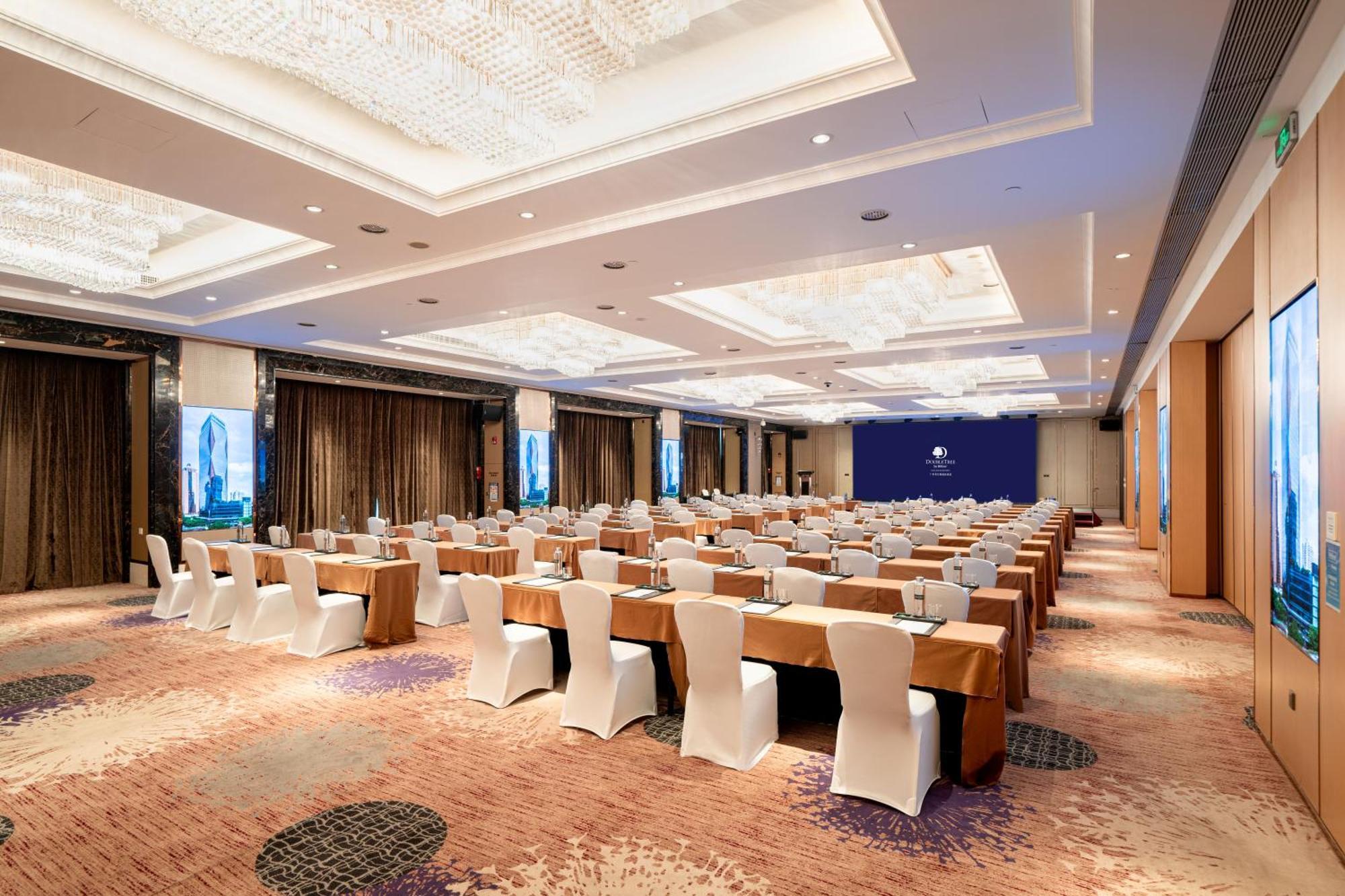 Doubletree By Hilton Guangzhou-Free Shuttle Bus To Canton Fair Complex & Overseas Buyer Registration Services During Canton Fair Period Hotel Exterior photo