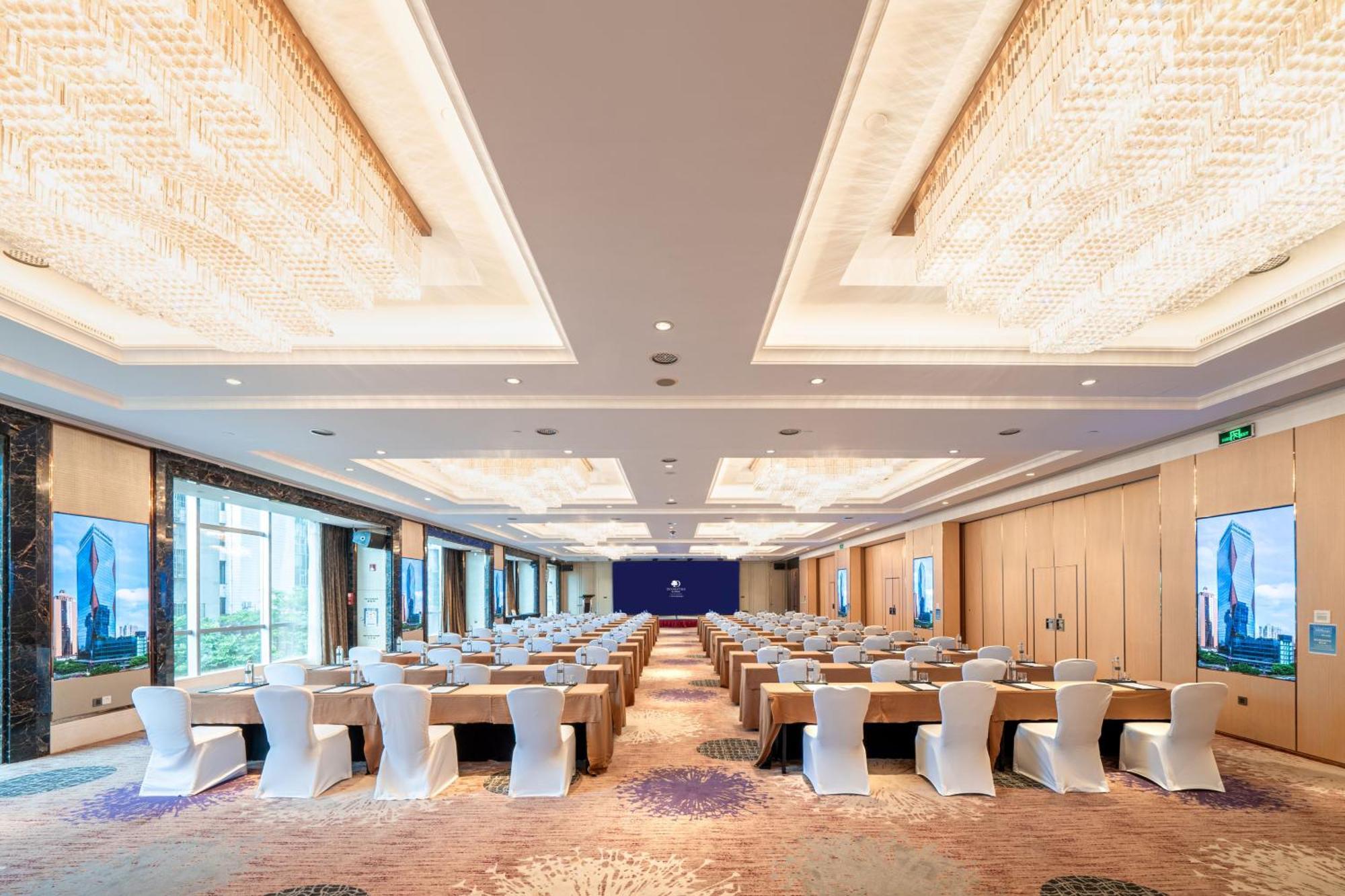 Doubletree By Hilton Guangzhou-Free Shuttle Bus To Canton Fair Complex & Overseas Buyer Registration Services During Canton Fair Period Hotel Exterior photo