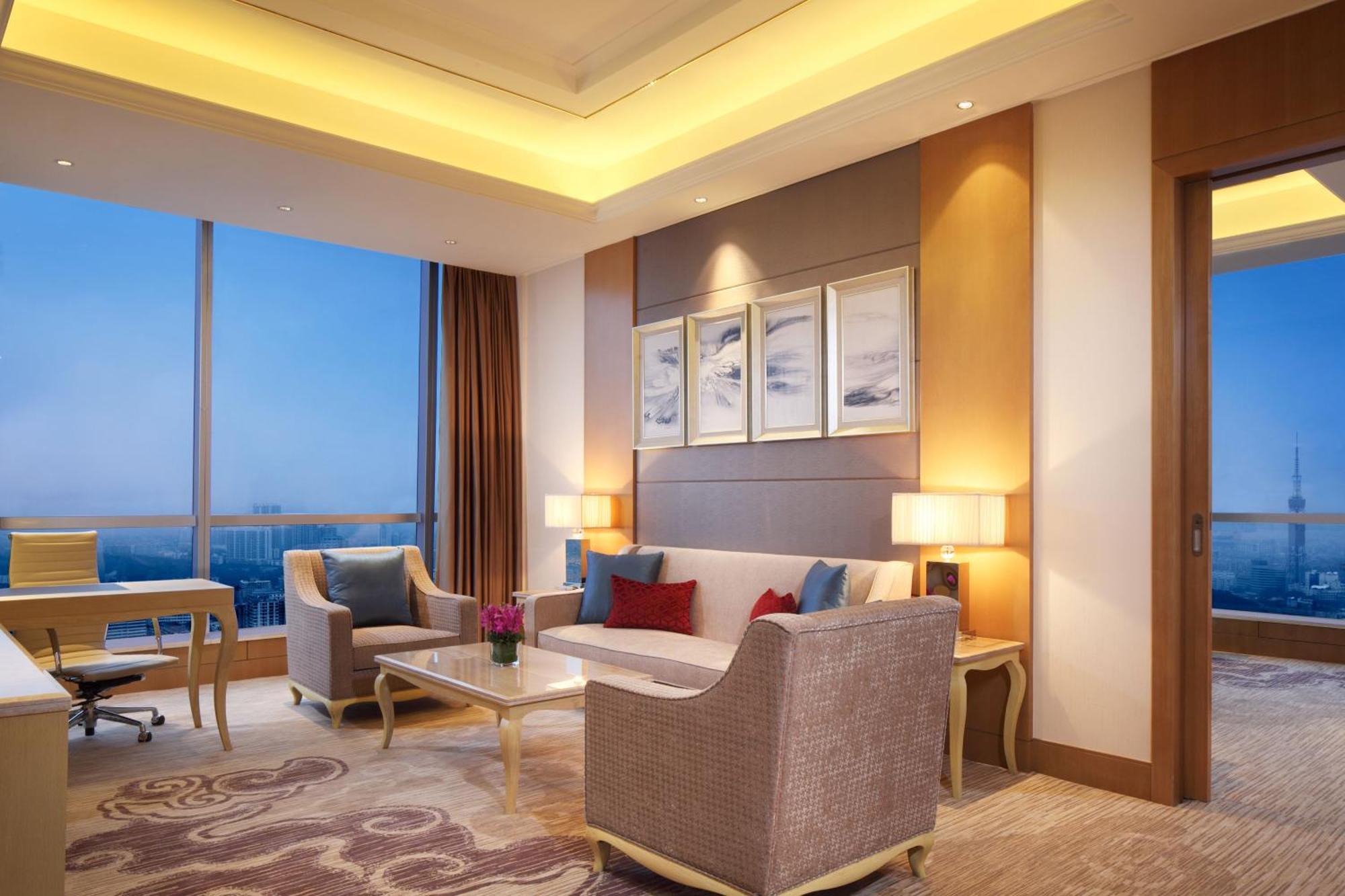 Doubletree By Hilton Guangzhou-Free Shuttle Bus To Canton Fair Complex & Overseas Buyer Registration Services During Canton Fair Period Hotel Exterior photo