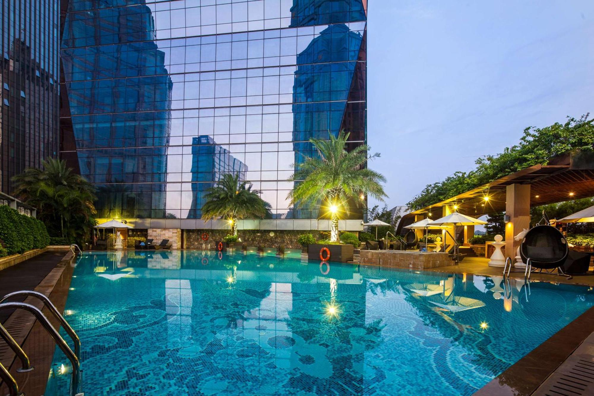 Doubletree By Hilton Guangzhou-Free Shuttle Bus To Canton Fair Complex & Overseas Buyer Registration Services During Canton Fair Period Hotel Exterior photo