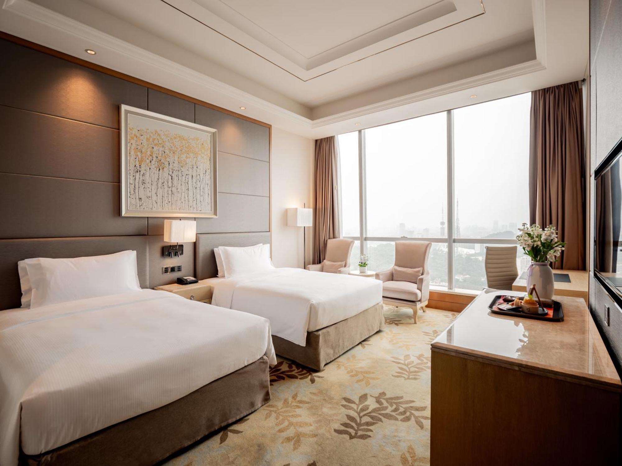 Doubletree By Hilton Guangzhou-Free Shuttle Bus To Canton Fair Complex & Overseas Buyer Registration Services During Canton Fair Period Hotel Exterior photo