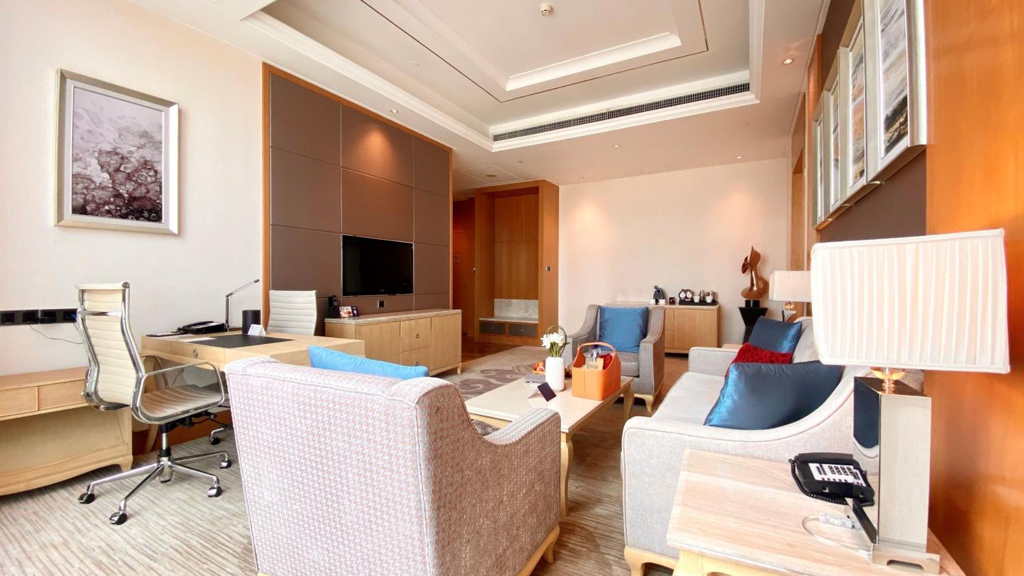 Doubletree By Hilton Guangzhou-Free Shuttle Bus To Canton Fair Complex & Overseas Buyer Registration Services During Canton Fair Period Hotel Exterior photo